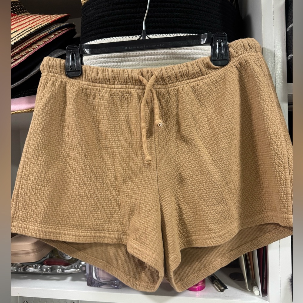 Perfect White Tee Tan Lounge Set Tank & Shorts Size M - Picture 4 of 4